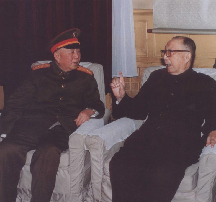 1990年1月24日，军委副主席刘华清上将专程来看望聂荣臻元帅。当时聂荣臻已经9