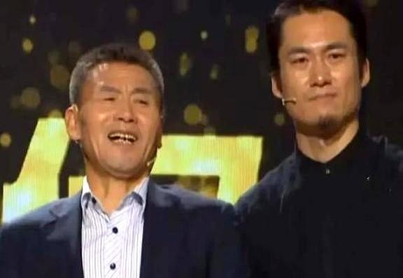 1999年，黑龙江1校长晨跑时，突然被一学生拦住：“请你供我读书！”没想到，他竟