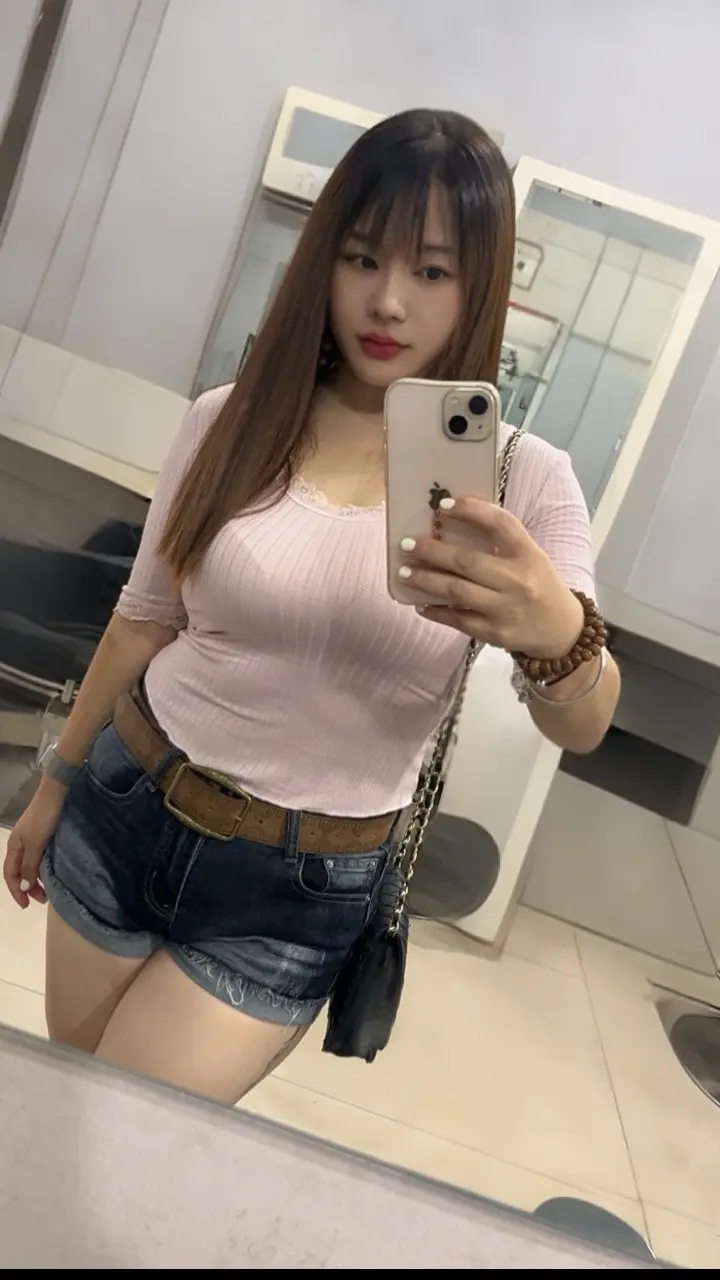 总想做个，连头发丝都温柔的女人，可是这一路风太大，吹的温柔支离破碎。