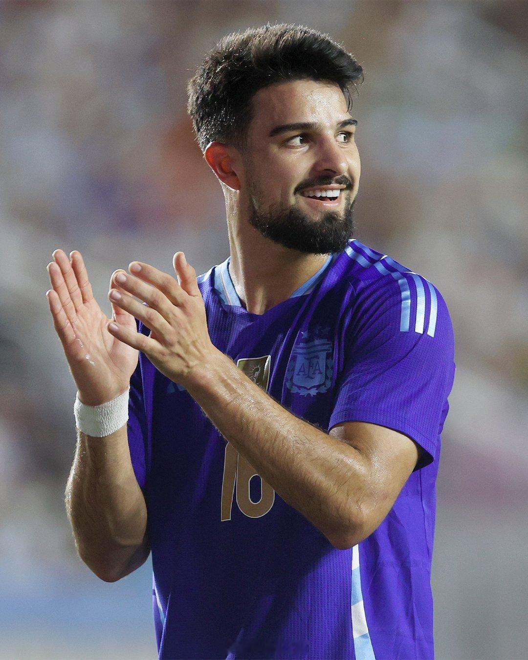 阿根廷中锋井喷🔥何塞·洛佩斯和华金·帕尼切利，他们是与胡利安·阿尔瓦雷斯和劳塔