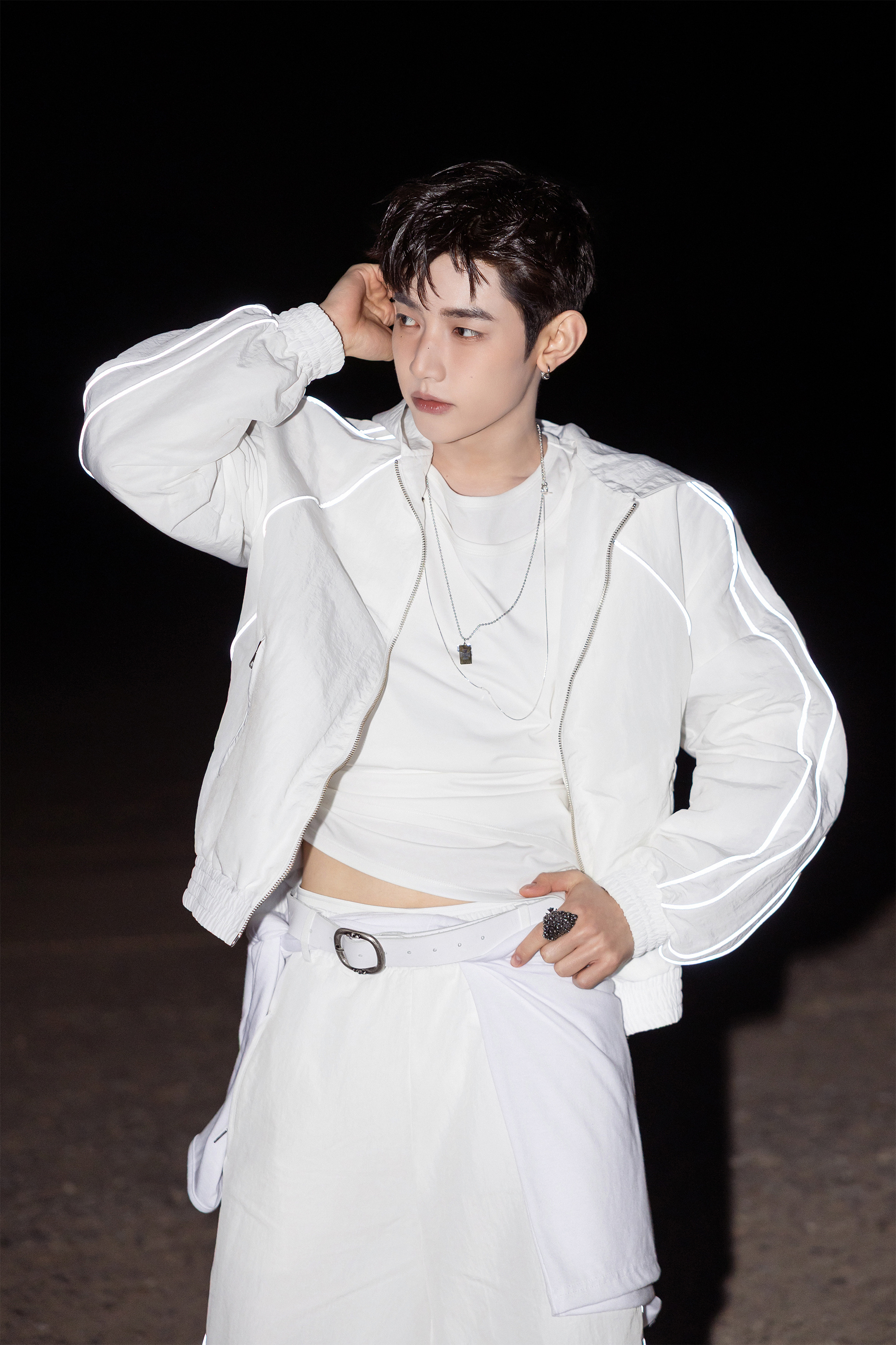AND2BLE  AND2BLE 'Curious' MV Photo Sket