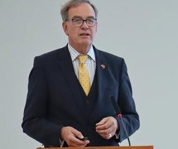 德国教授坦率指出：美国不是害怕中国，也不是打不过，而是担心“白白开战”。说白了，