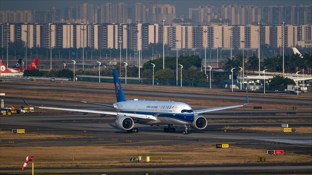 有资料显示，目前南方航空公司正在运营的空客A350飞机已达30架，空客A350也