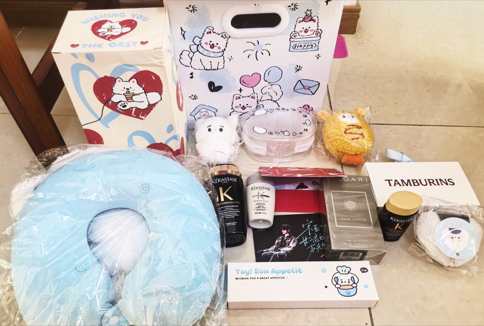 收到好多又可爱又实用的萌物们！！！好卡哇伊！感谢投喂！希望宋亚轩越来越好，外务多