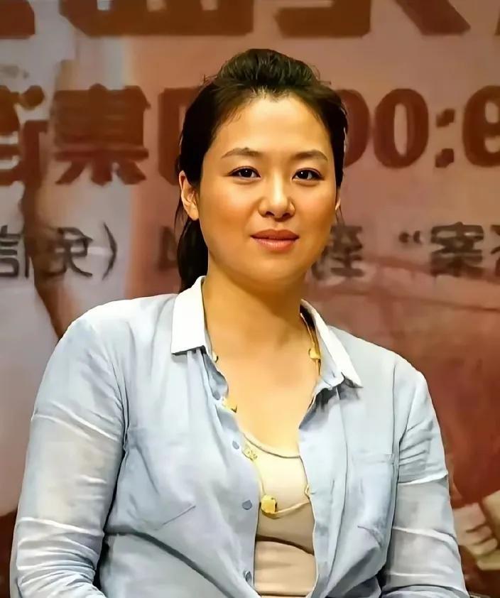 还记得《神医喜来乐》里的赛西施不？当年她可是好多人的梦中情人，拍那部剧的时候，是