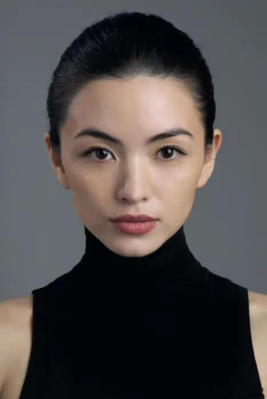 吴建豪老婆正面照曝吴建豪老婆是日本歌手荒卷绘美艺术同频双向奔赴，吴建豪和日本歌手