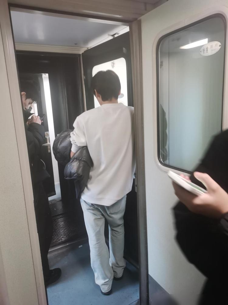 劳务派遣12年，被辞退的整100天，我们几个一同被辞退的同事终于有一些行动了。