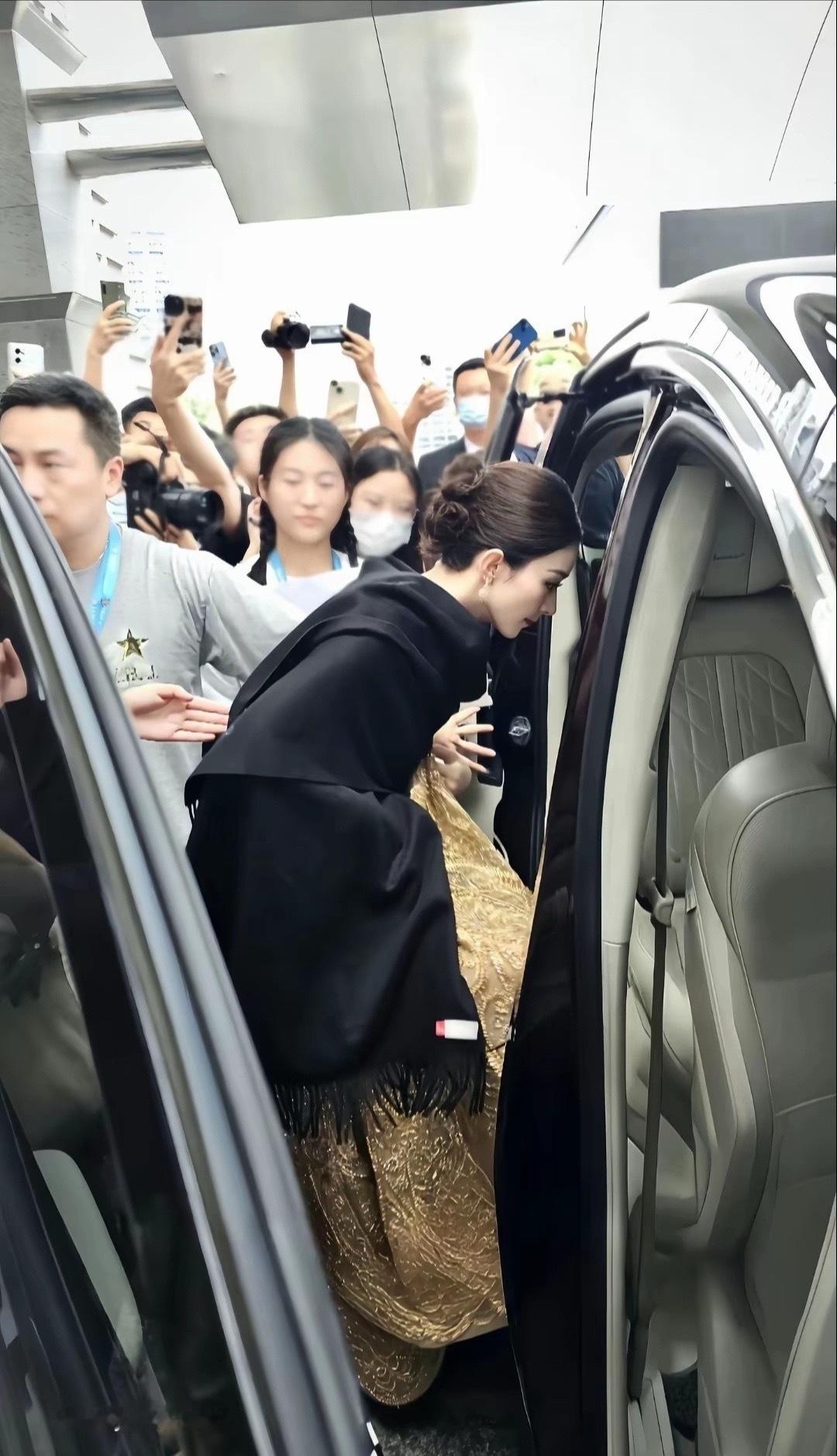 赵丽颖  zly赵丽颖楚乔传 zly赵丽颖花千骨 月亮不会丢，星星不会暗淡，我们