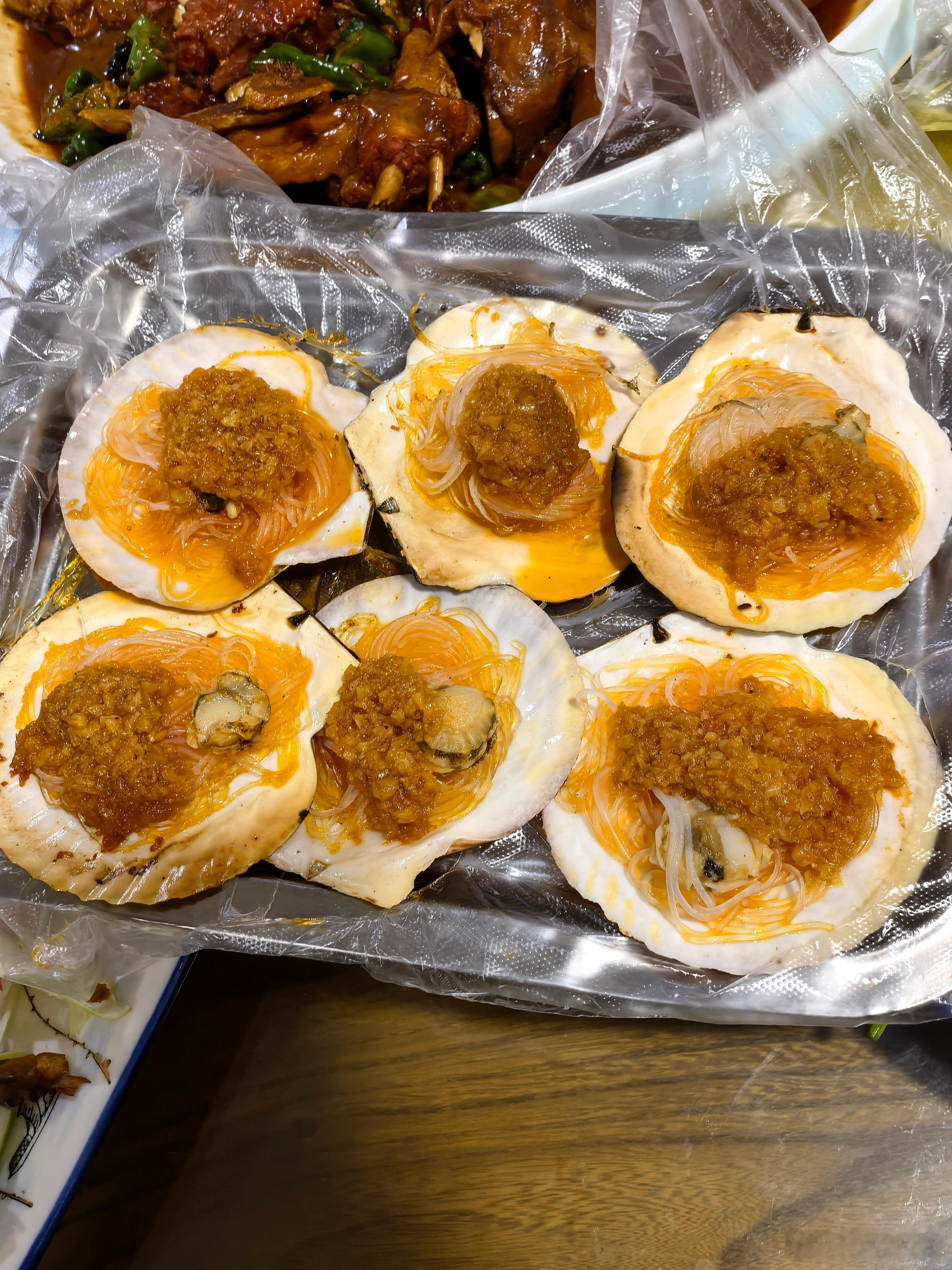 来吃饭啦，在南方呆久了真不知道北方分量这么大，跟山东同事点了一大堆，根本吃不完，