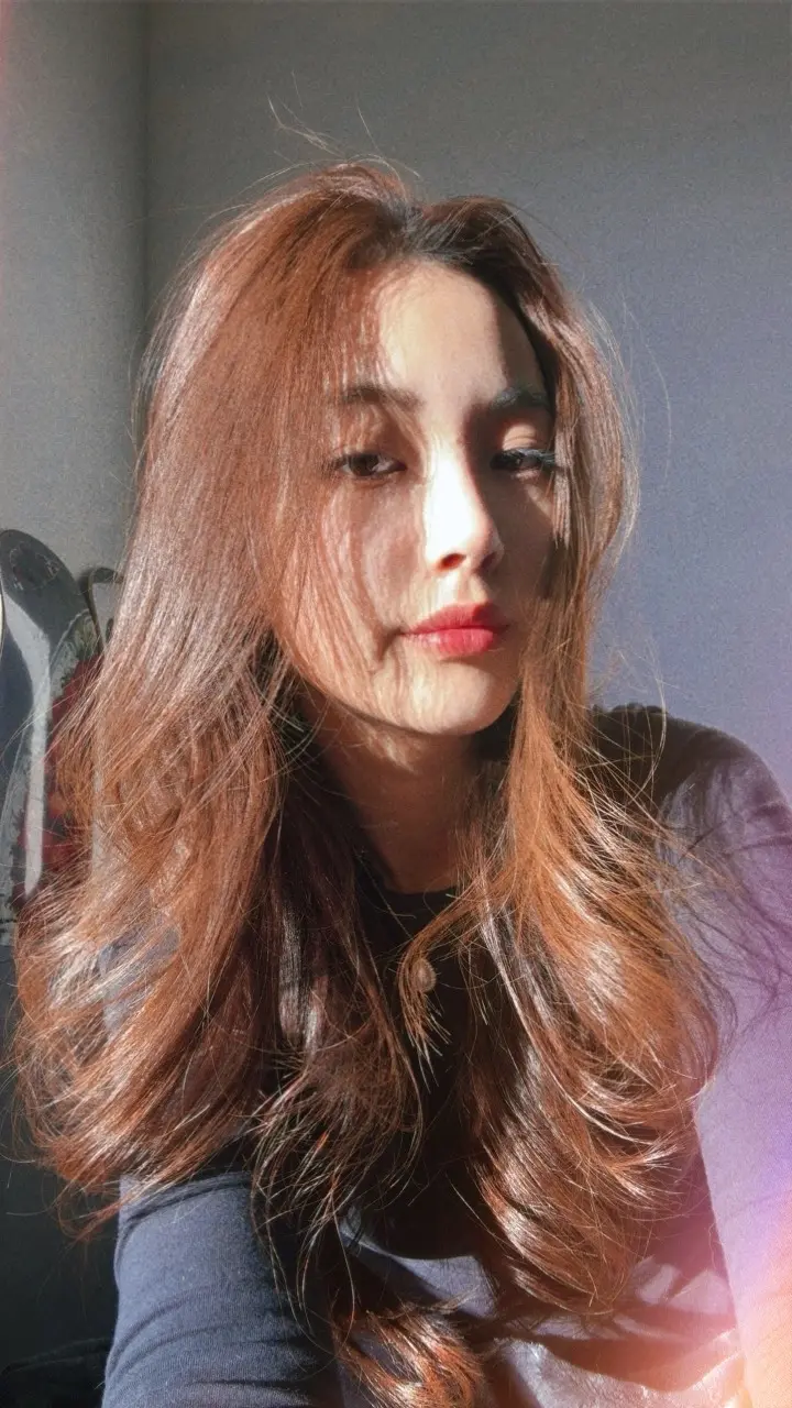 我盯着你的脸 想还能见几面。