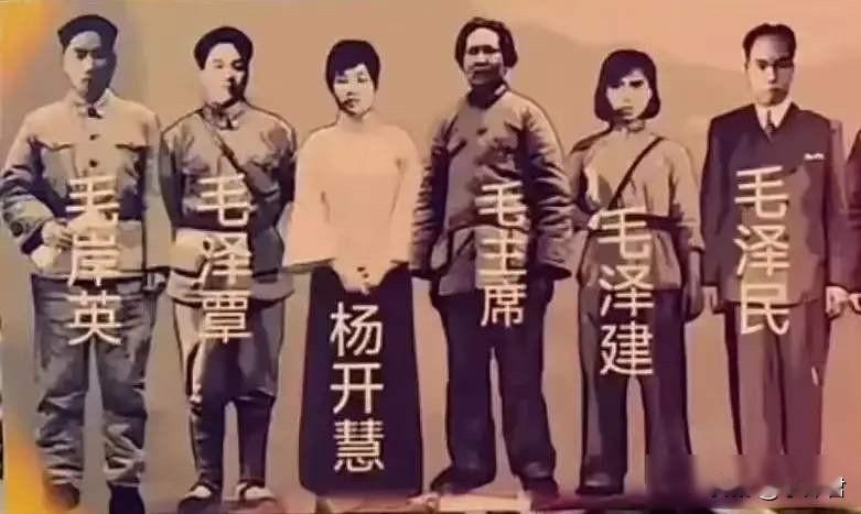 【老照片揭开尘封往事，六位亲人血染红旗，一个家庭的抉择震撼人心】

每次翻看这些