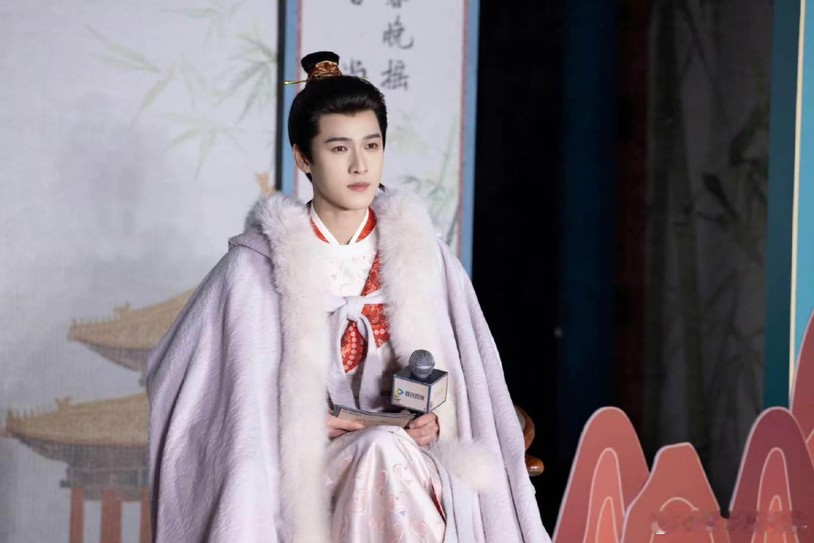李昀锐邢武掌镜包出片的 你好星期六你好星期六这段掌镜花絮刷屏，李昀锐把控光影和角