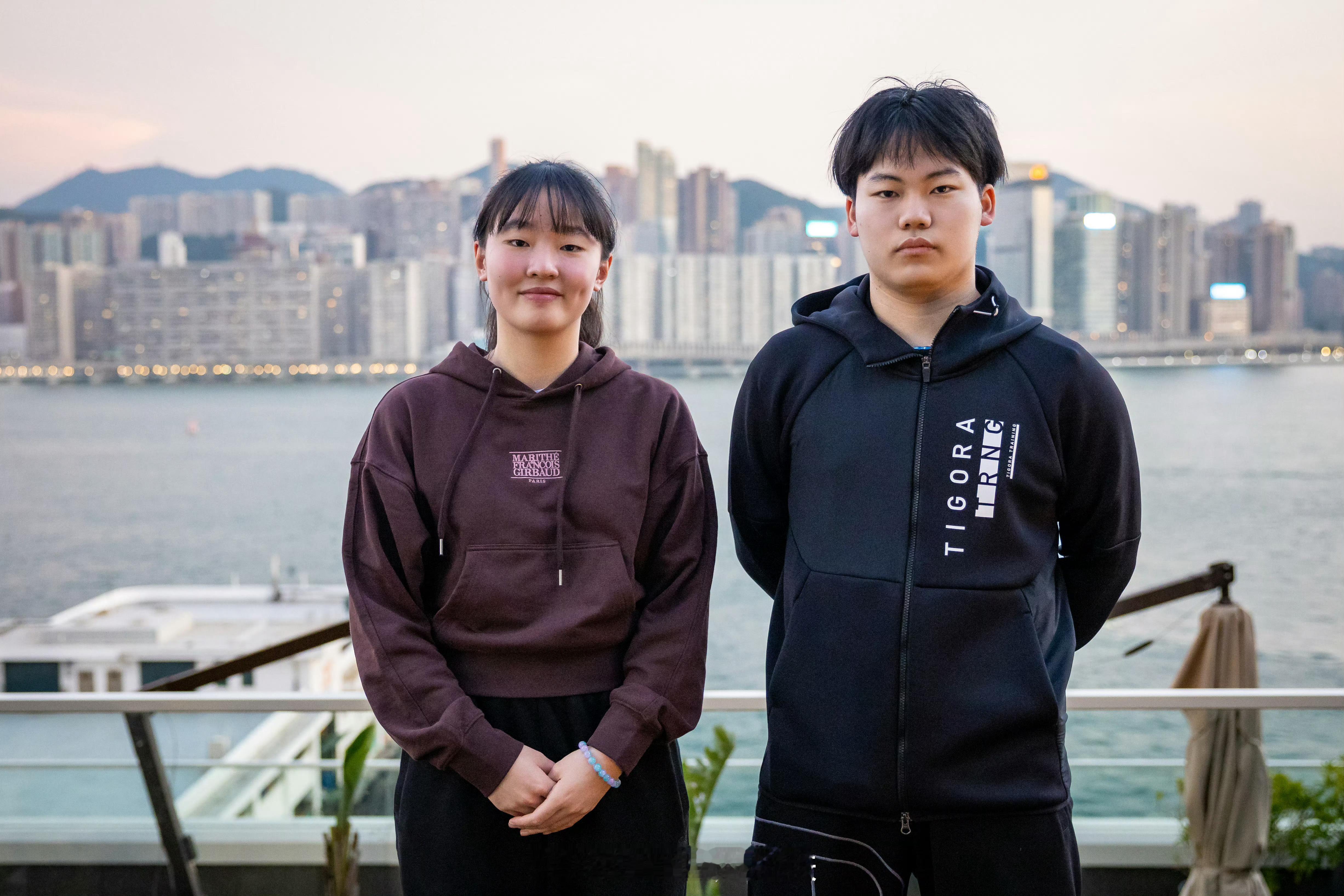 松岛辉空这个胖小子，拍照啥意思 