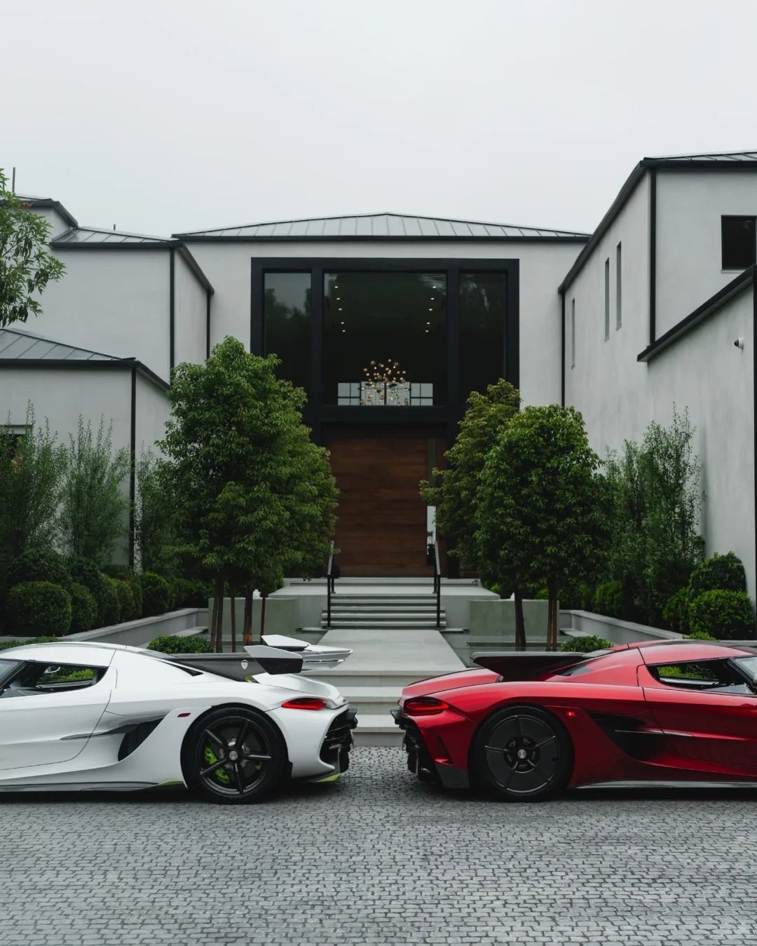 Koenigsegg Jesko，拥有这两个人生还会有烦恼吗？车东车西