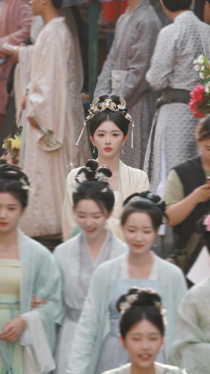 #孔雪儿榜上佳婿路透##孔雪儿榜上佳婿王妃造型#雪儿新剧值得期待！最新路透雪儿好