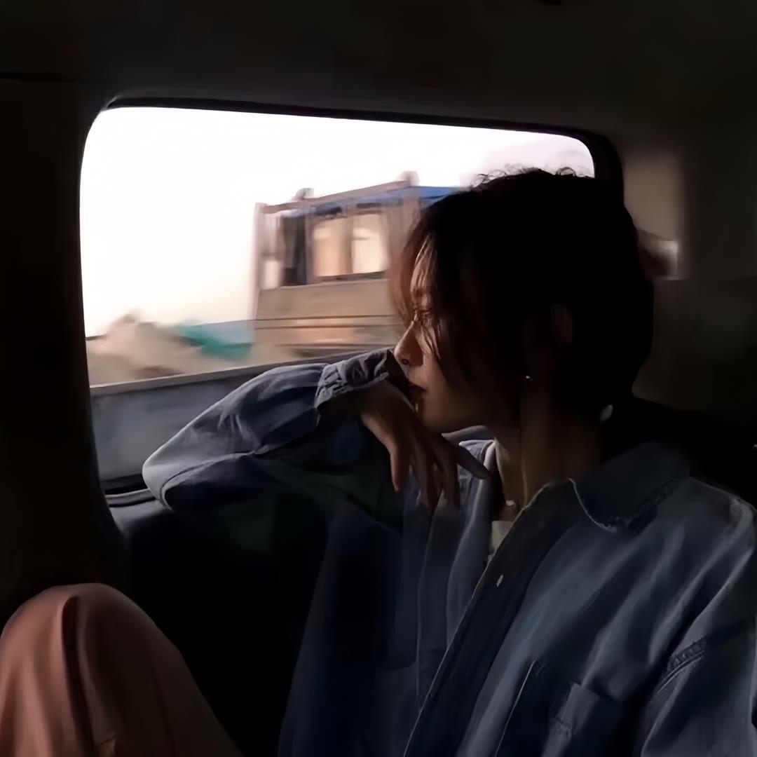 这道题爸爸就是最好的答案。
有网友发帖说，
如果你是一个男人，
老婆出差一个人回