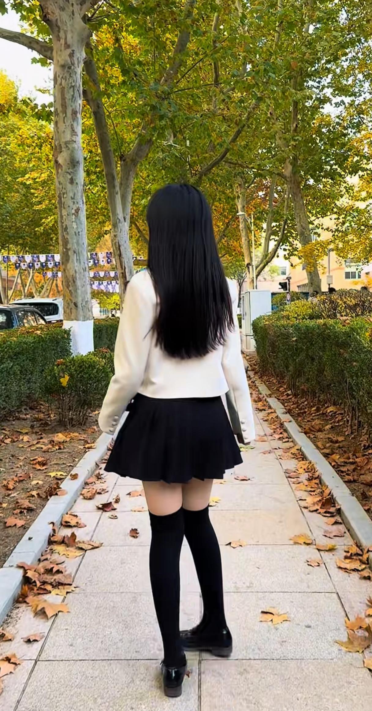 时间不语却给了我们答案
时间比眼睛更能看清一切东西
时间像一把温柔的筛子，滤掉虚