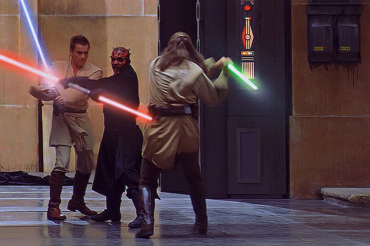 #王俊凯王源易烊千玺怎么不笑了#网友不要强人所难好吗，毕竟他们的粉丝昨天刚刚打过