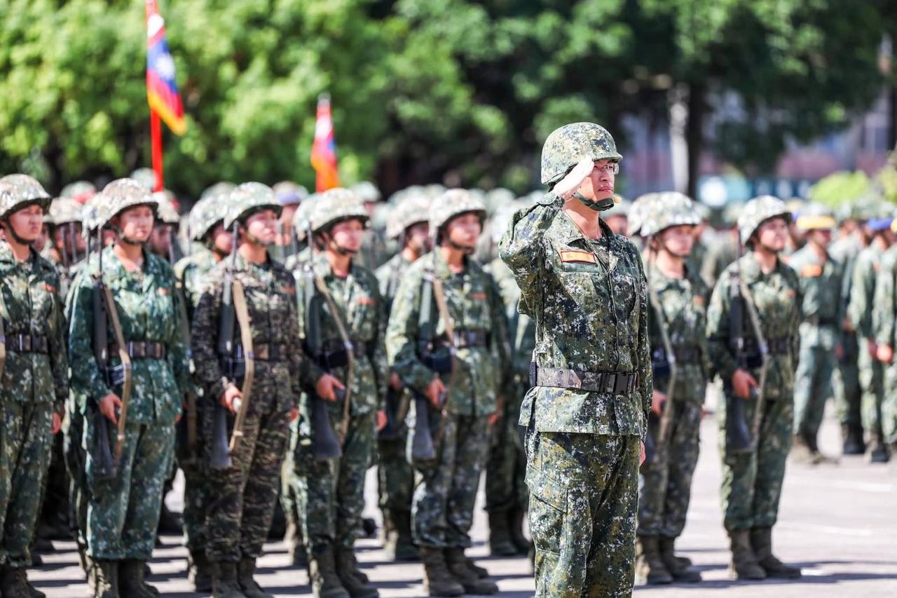 再不生大陆就躺着接收台湾　沈富雄建议：一胎一百万新台币列入防务预算

梅花新闻网