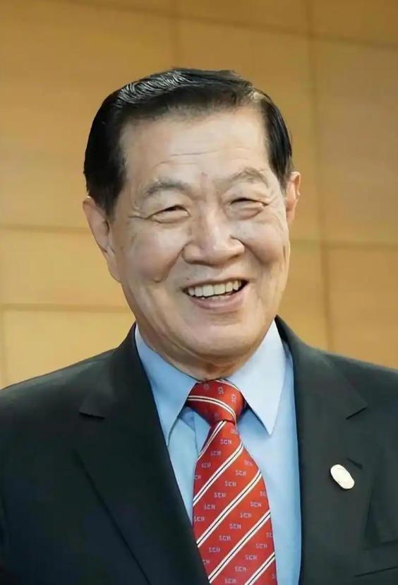 2023年，美国联邦法院的判决重锤落下，判定李昌钰伪造证据。昔日风光无限的“华人