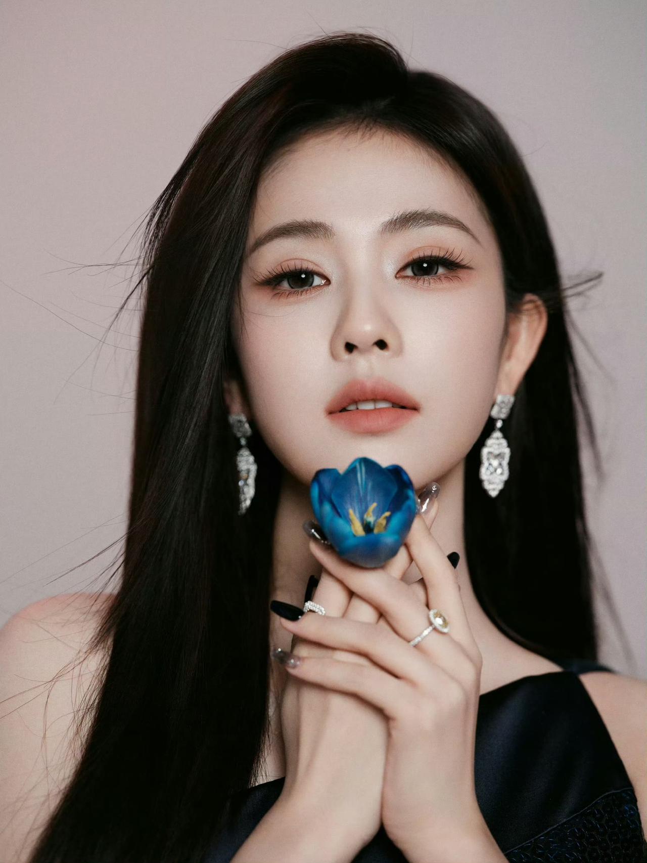 超美新造型，人红了之后气质也会变好[机智]