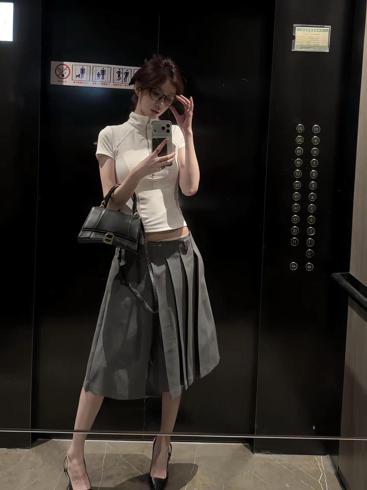 别把精致留到特殊场合 美是刻在骨子里的习惯 穿搭 小众穿搭 中性风穿搭原图直出 