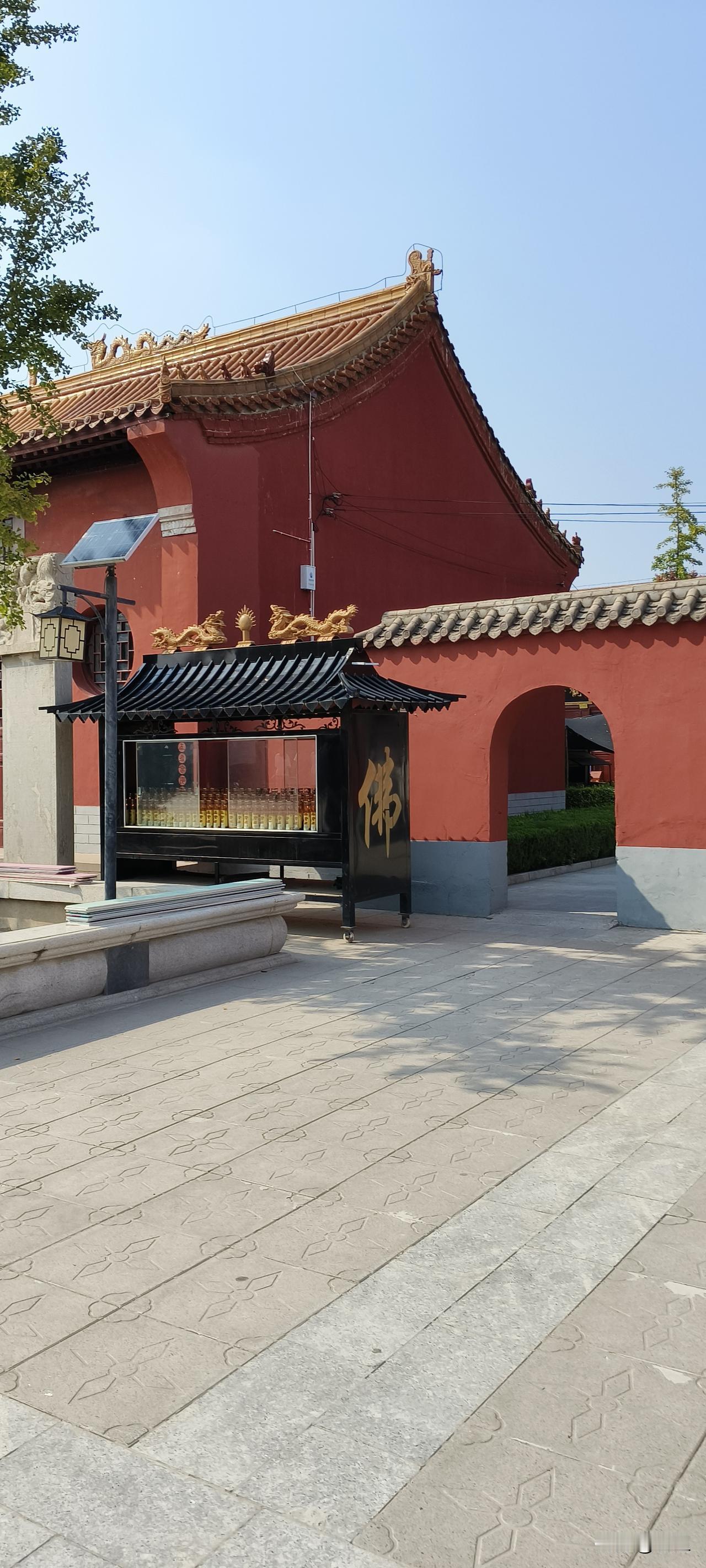 退休的心姐，又出门旅行了，今天到了中国第一佛塔——普彤塔！
普彤塔位于河北省南宫
