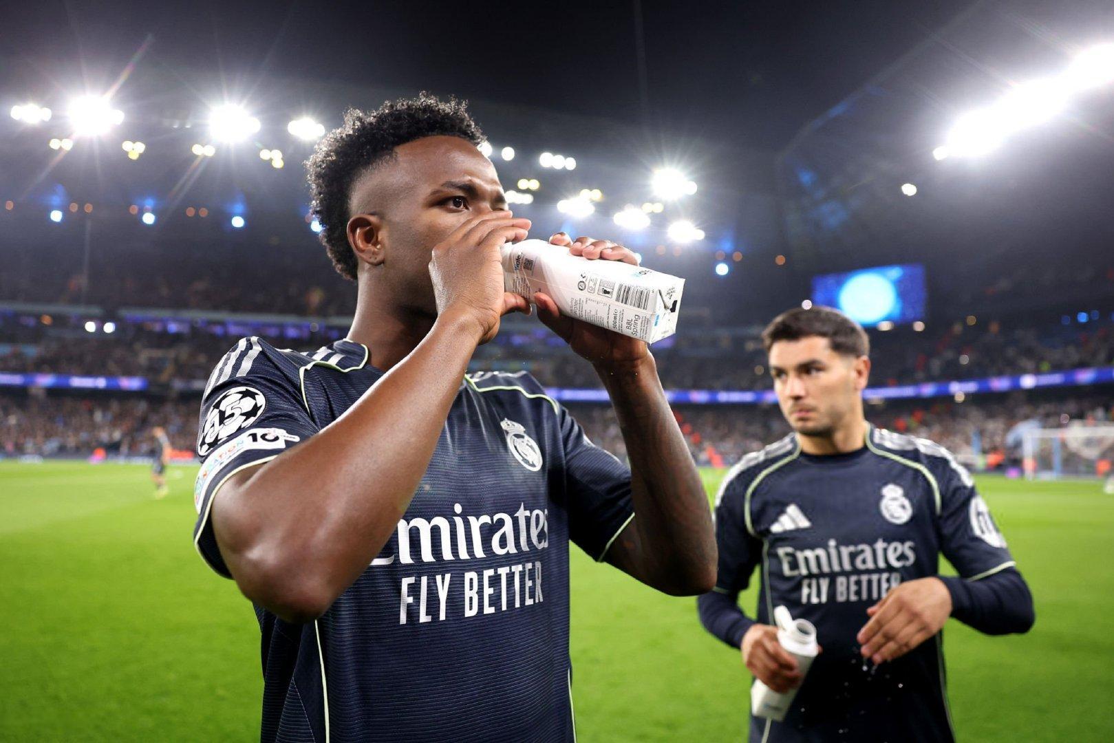 【半场】曼城 1-1 皇马（总比分1-4）威尼修斯的射门被B席手臂挡出红点套餐，