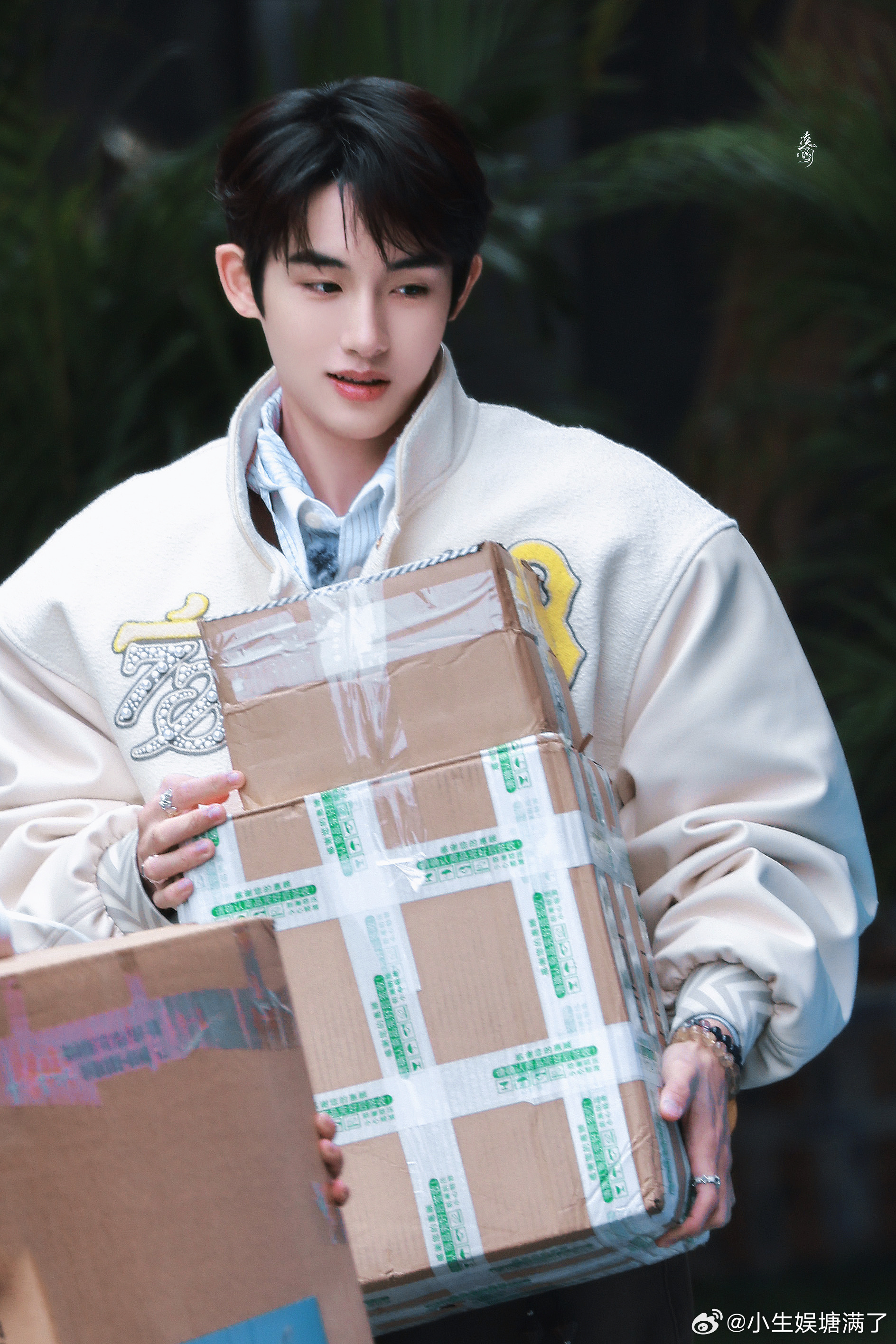 风华合伙人真不考虑边拍边播吗风华合伙人路透已经圈粉无数，风华合伙人正片再不上线，