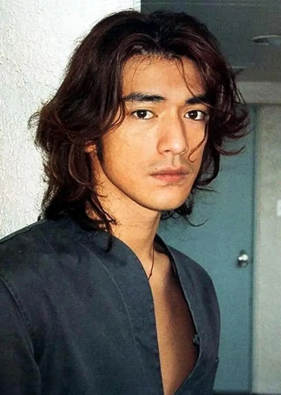 现在的00后10后真的觉得金城武不帅吗？ ​​​