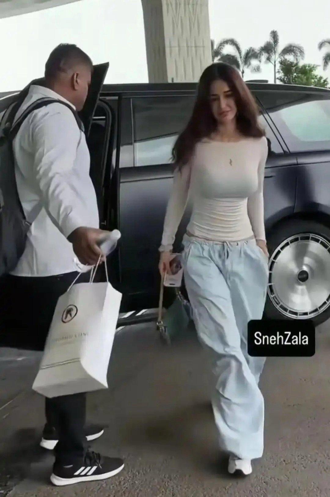 印度第一美人迪莎帕塔尼，身高175cm，体脂率只有12% ​​​