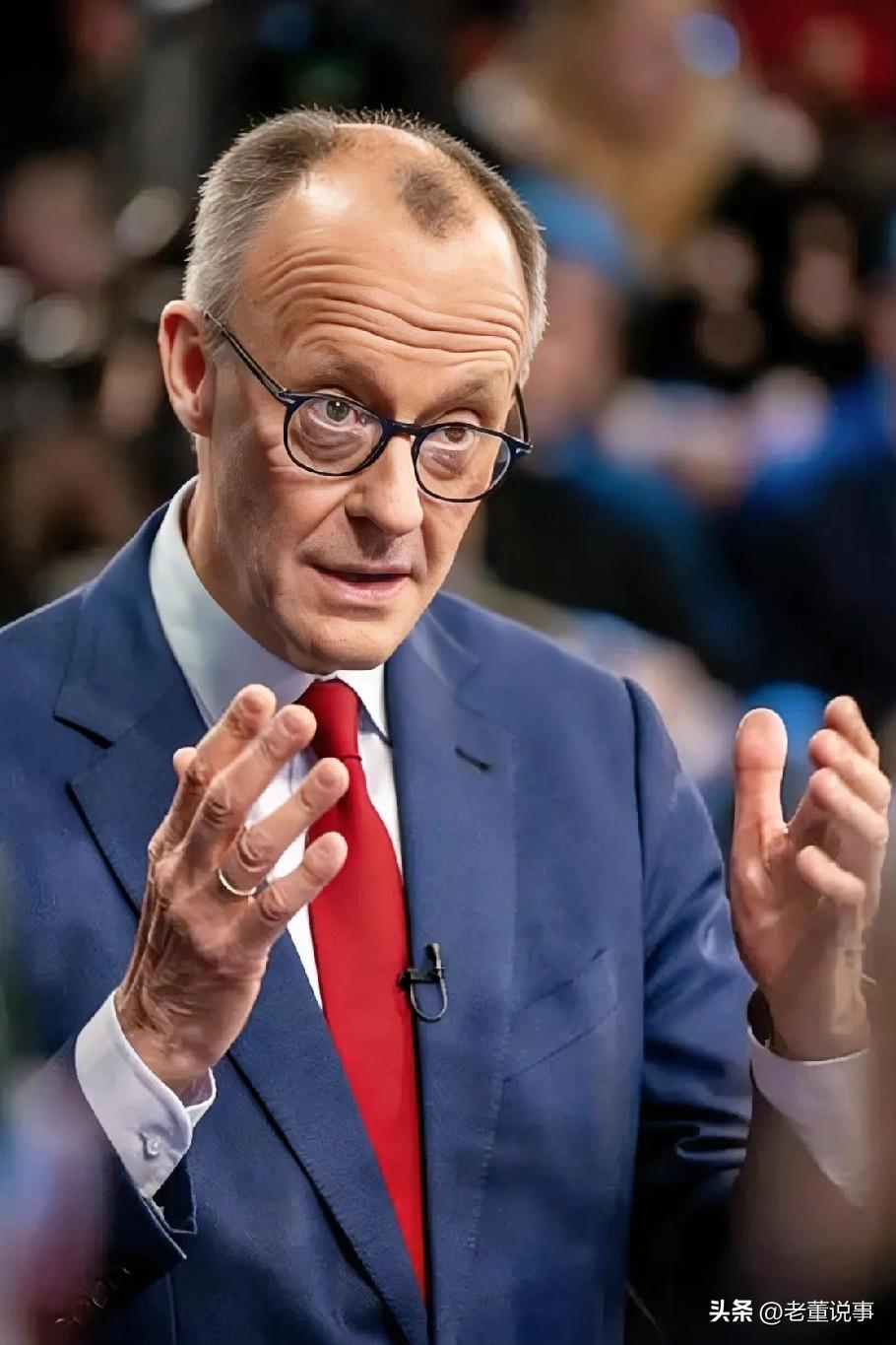 默茨访华回国后第一次演讲，语气激动近似咆哮，台下一片安静无声！

可能是这次中国