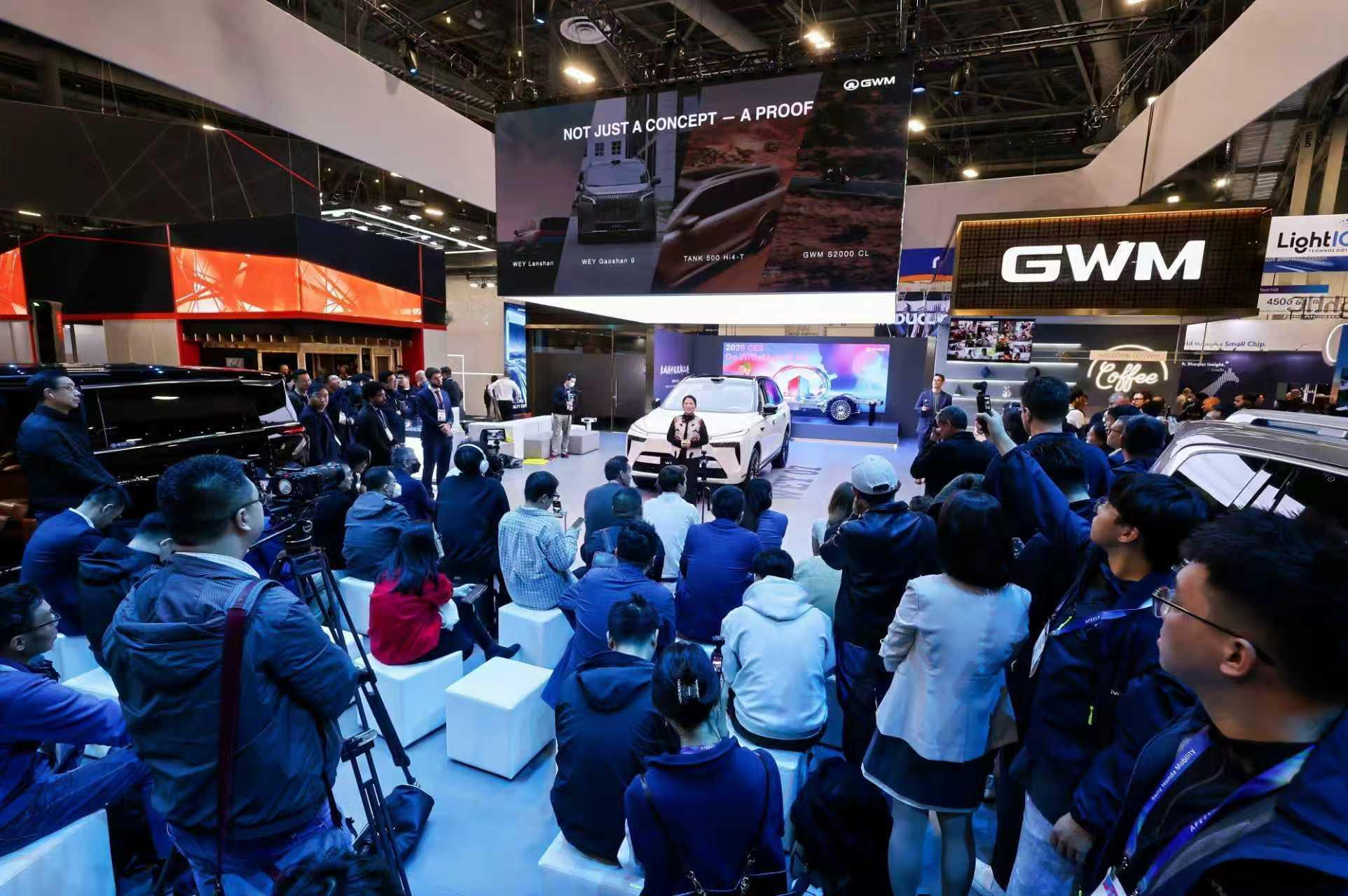 2026 CES最亮眼的还得是我们国产品牌，长城汽车直接凭硬核实力圈粉，展台被围