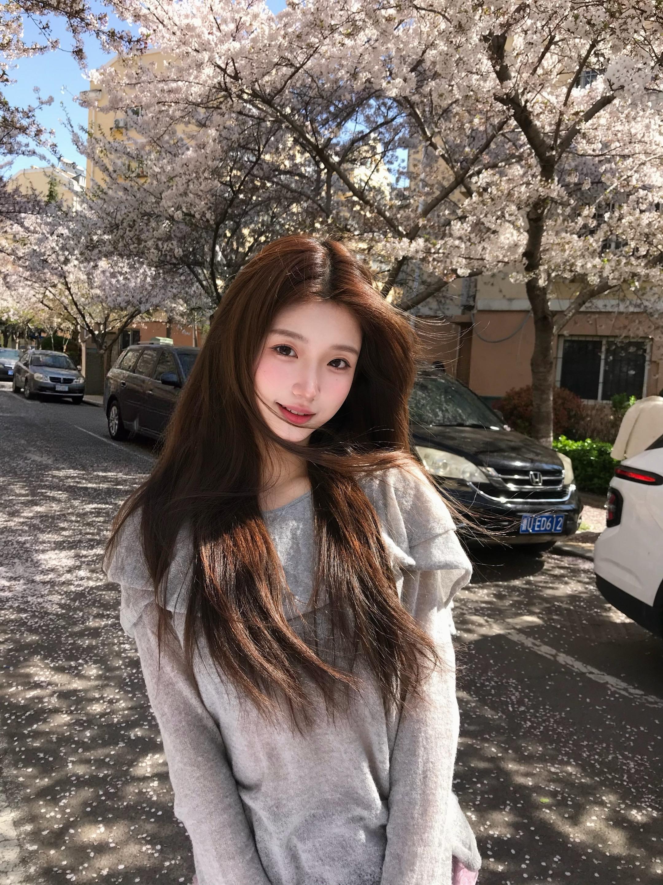 再次看到你 微凉晨光里。