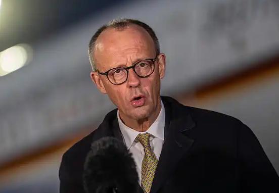 德国总理默茨昨天在北京说：“美国政府——不仅仅是特朗普上台之后——反复告诉我们：