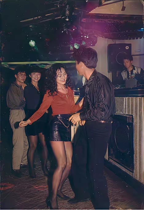 1999年，南部某市的夜总会