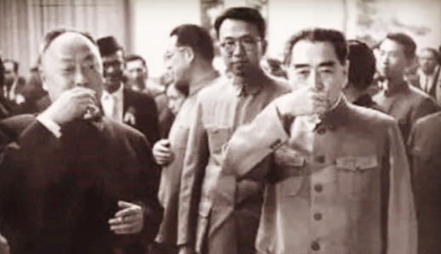 1961年，周总理率众代表视察江西，省委书记刘俊秀特意设宴款待，还站出来向周总理