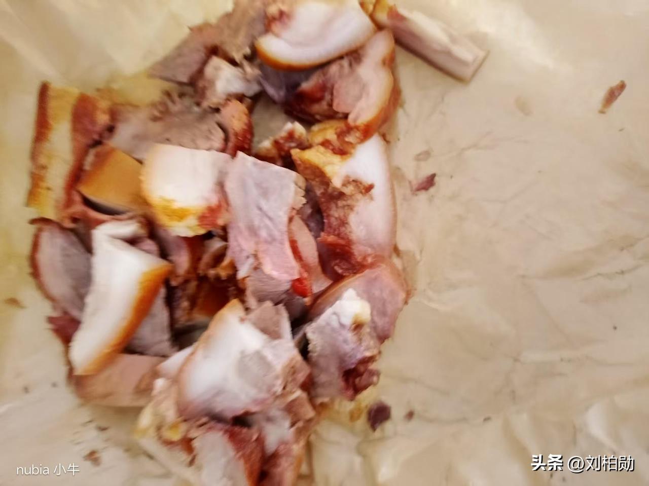长春老字号八珍王，木炭熏香够地道，就是咸得我猛灌白开水！
 要说咱长春本地熟食界