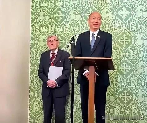 5月17日，正在窜访英国的台伪行政院长韩国瑜，在英国议会的官方酒会上，突然用英文