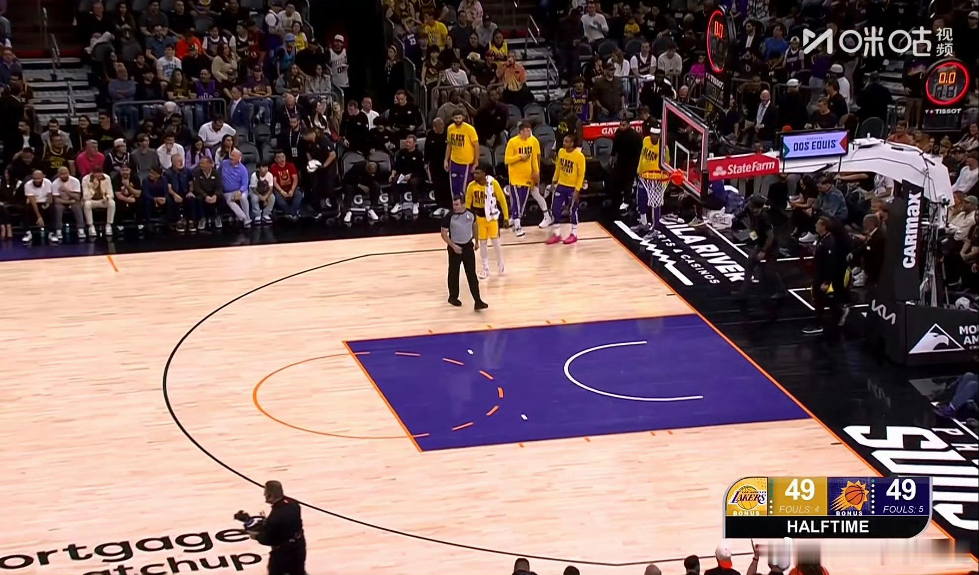 半场比赛，湖人太阳49平湖人vs太阳