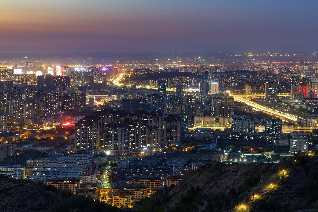 乌鲁木齐的夜景是不是也蛮漂亮乌鲁木齐 新疆街景 新疆城市夜景