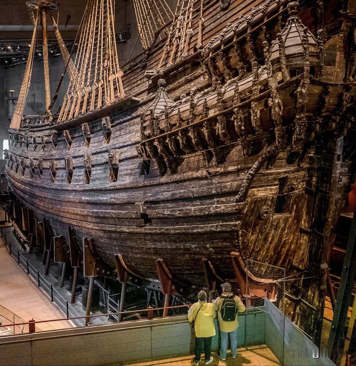 这是世界上保存最完好的17世纪船只之一。

这艘瑞典战舰瓦萨号于1628年沉没，