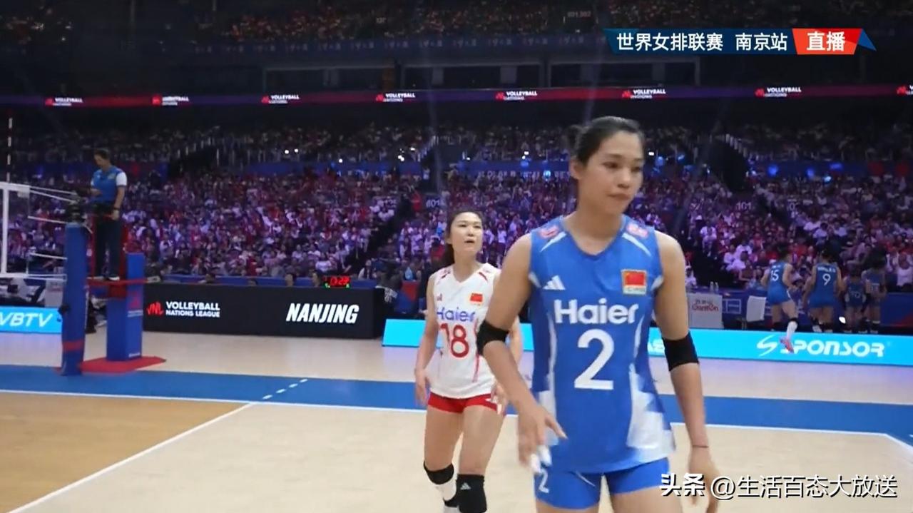 中国女排起势，25/18打崩波兰女排  1主力遭弃用  奇兵单局狂揽4分

北京