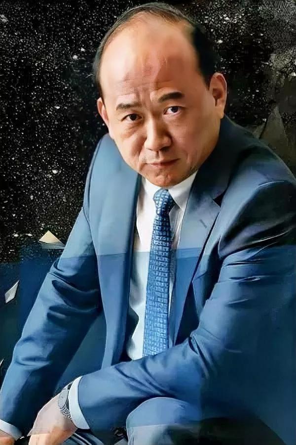 我家厨房像被金龙鱼“套娃”了——

本想着买胡姬花花生油能避开，结果翻欧丽薇兰橄