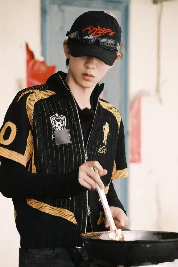 何浩楠不去种地来当厨师了何浩楠抢的是赵小童的活吧天才厨人 谁能想到何浩楠会从种地