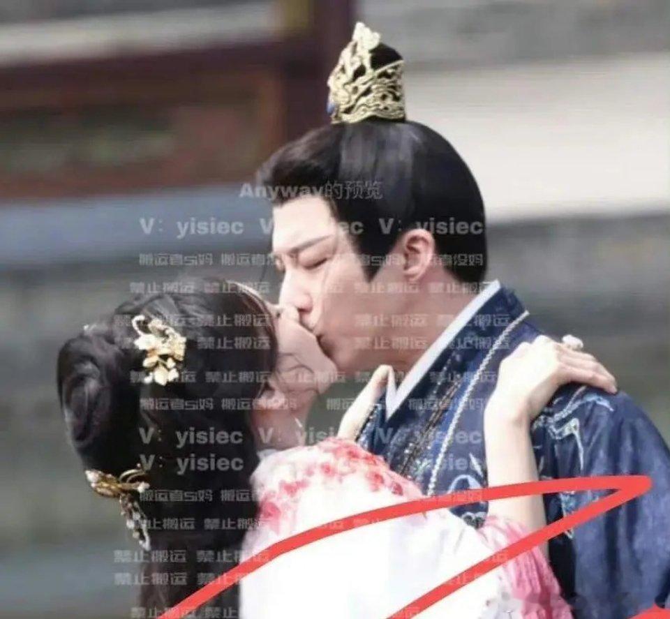 能不能给李一桐报公伤啊，刘宇宁怎么还一脸不情愿[裂开] ​​​