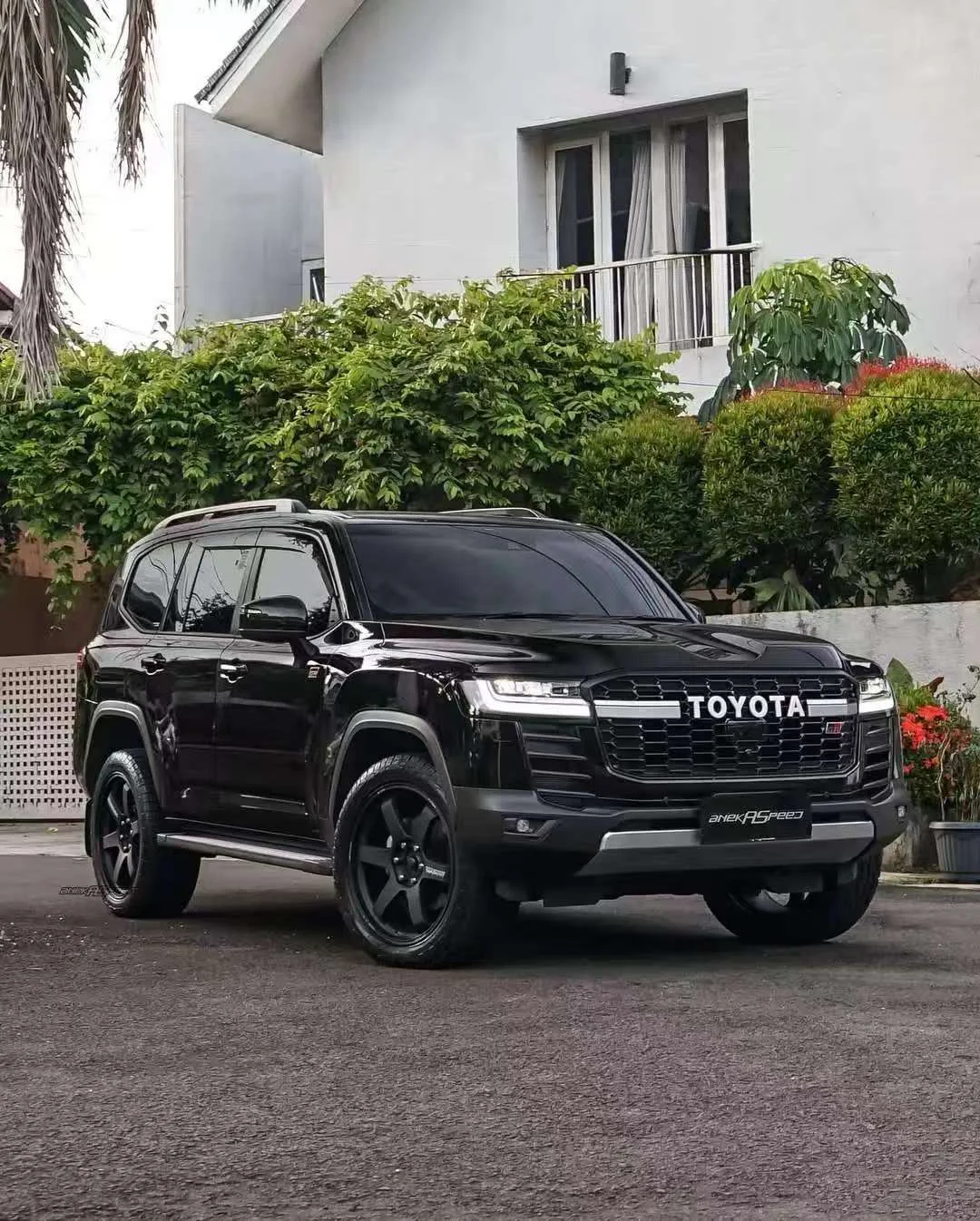 LC300 GR追求越野性能又注重豪华用户体验