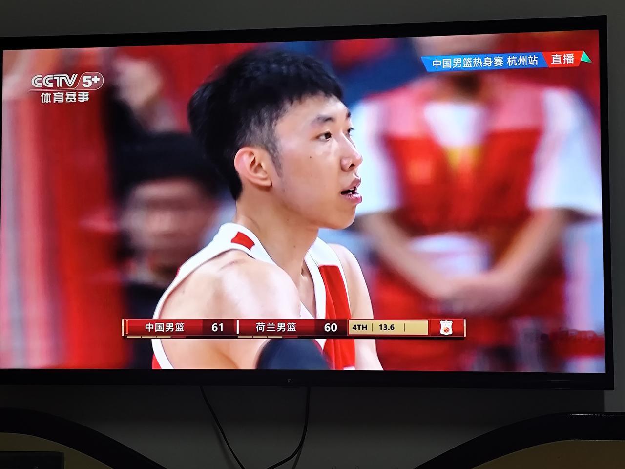 中国男篮65：60险胜荷兰男篮，杨瀚森进攻端表现一般，防守端表现尚可，当然了郭士