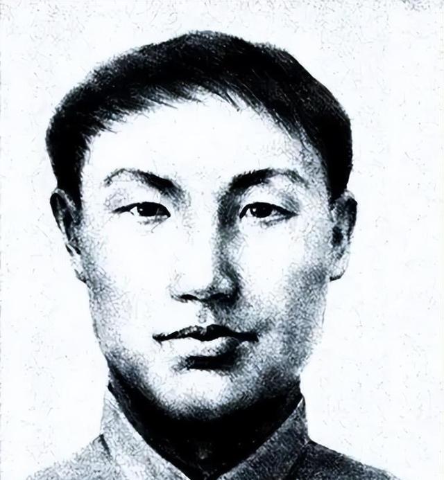 飞夺泸定桥英雄团长高烧后举枪自尽，多年后杨成武坦言：并非自尽。
1901年黄开湘