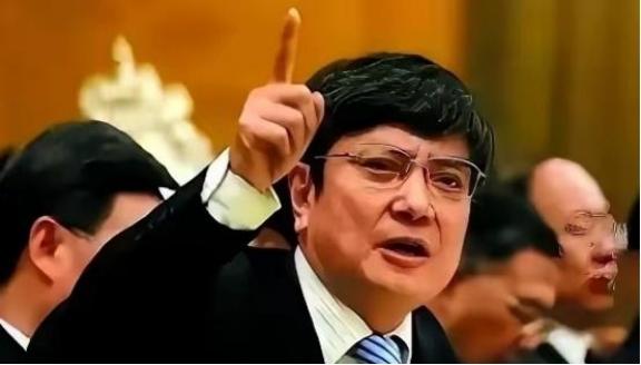 郑强教授曾语出惊人：“到了今天中国人民还在犯傻，就像喝了什么迷魂汤！什么科学无国
